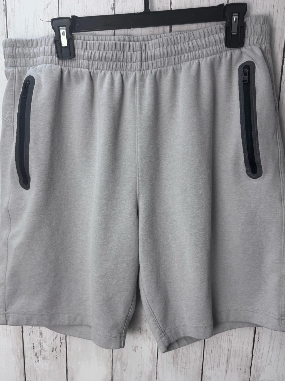 Old Navy Light Gray Athletic Shorts with Black Zip Pockets size Large